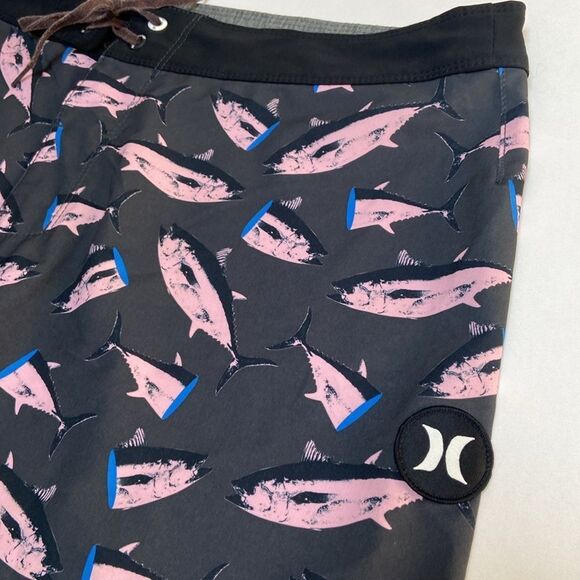 Hurley Black and Pink Board Shorts 
Size 32 - Picture 6 of 9